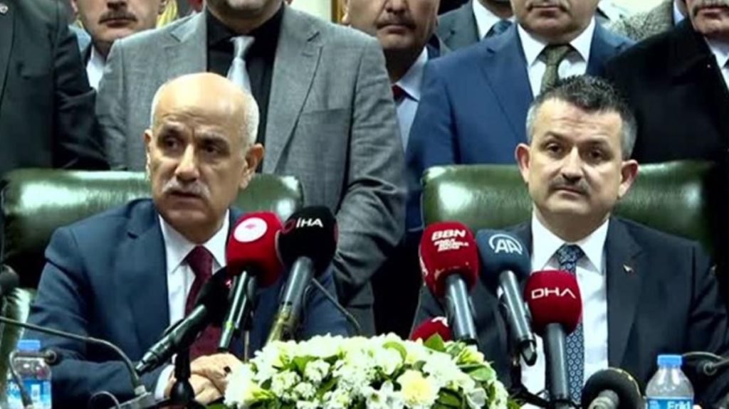 Tarım ve Orman Bakanlığı’nda devir teslim töreni! Bakan Kirişçi, Bekir Pakdemirli’den görevi devraldı